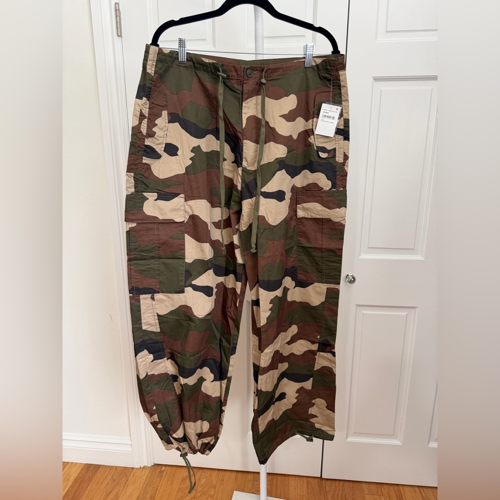 NWT Good American Women's Parachute Green Camo Cargo Pants Size L - Picture 6 of 11